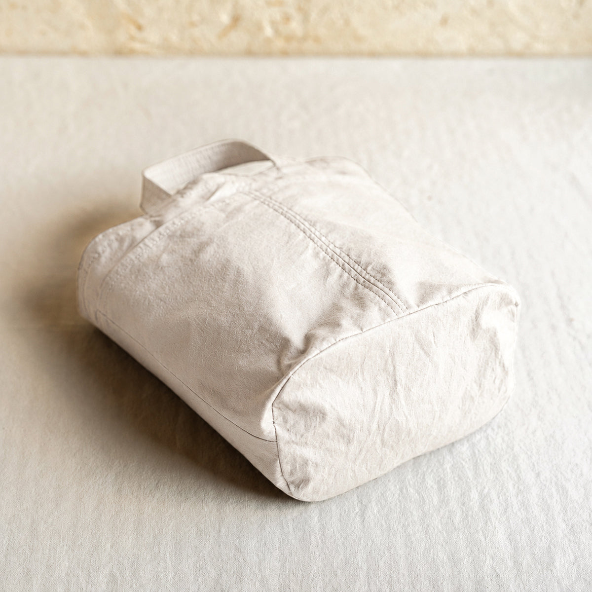 C/N bucket tote - smorky white -