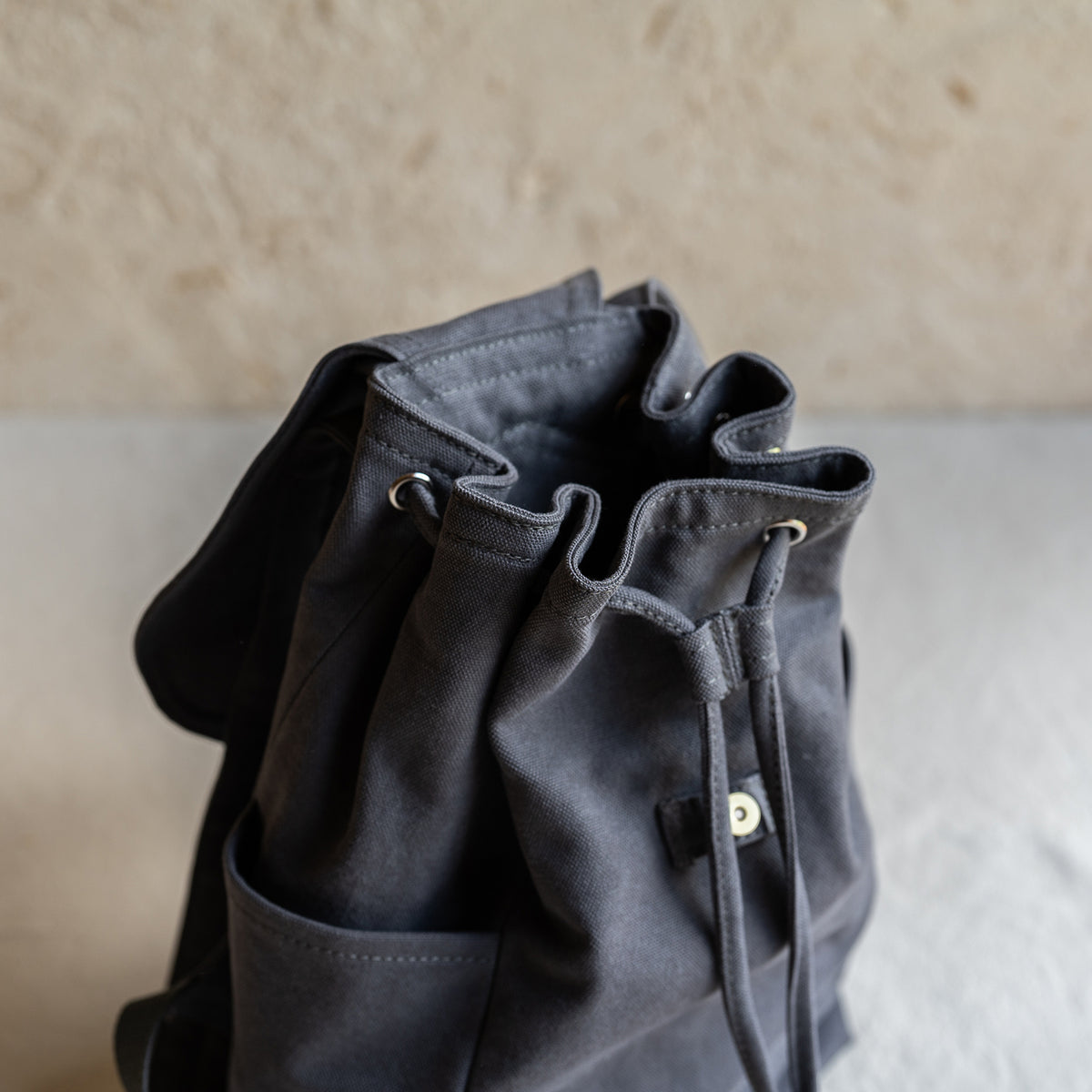 DAY PACK - charcoal gray -