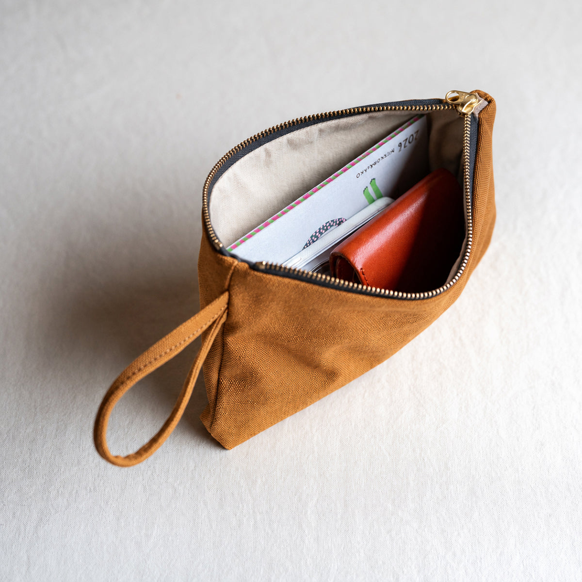 FLAT POUCH - camel -