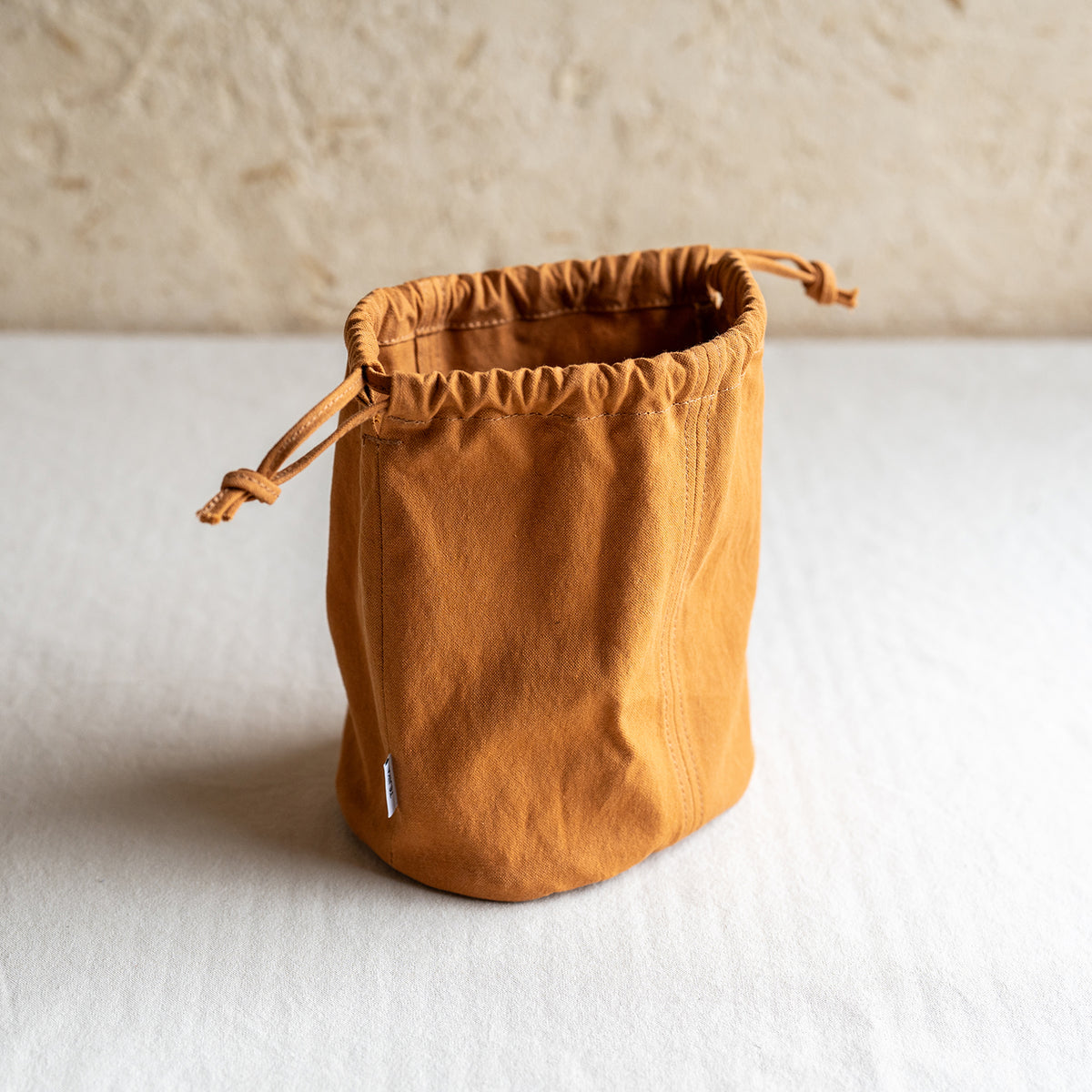KINCHAKU POUCH - camel -