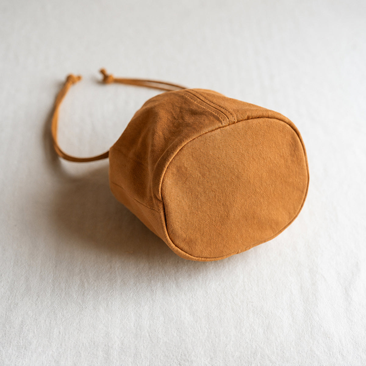 KINCHAKU POUCH - camel -