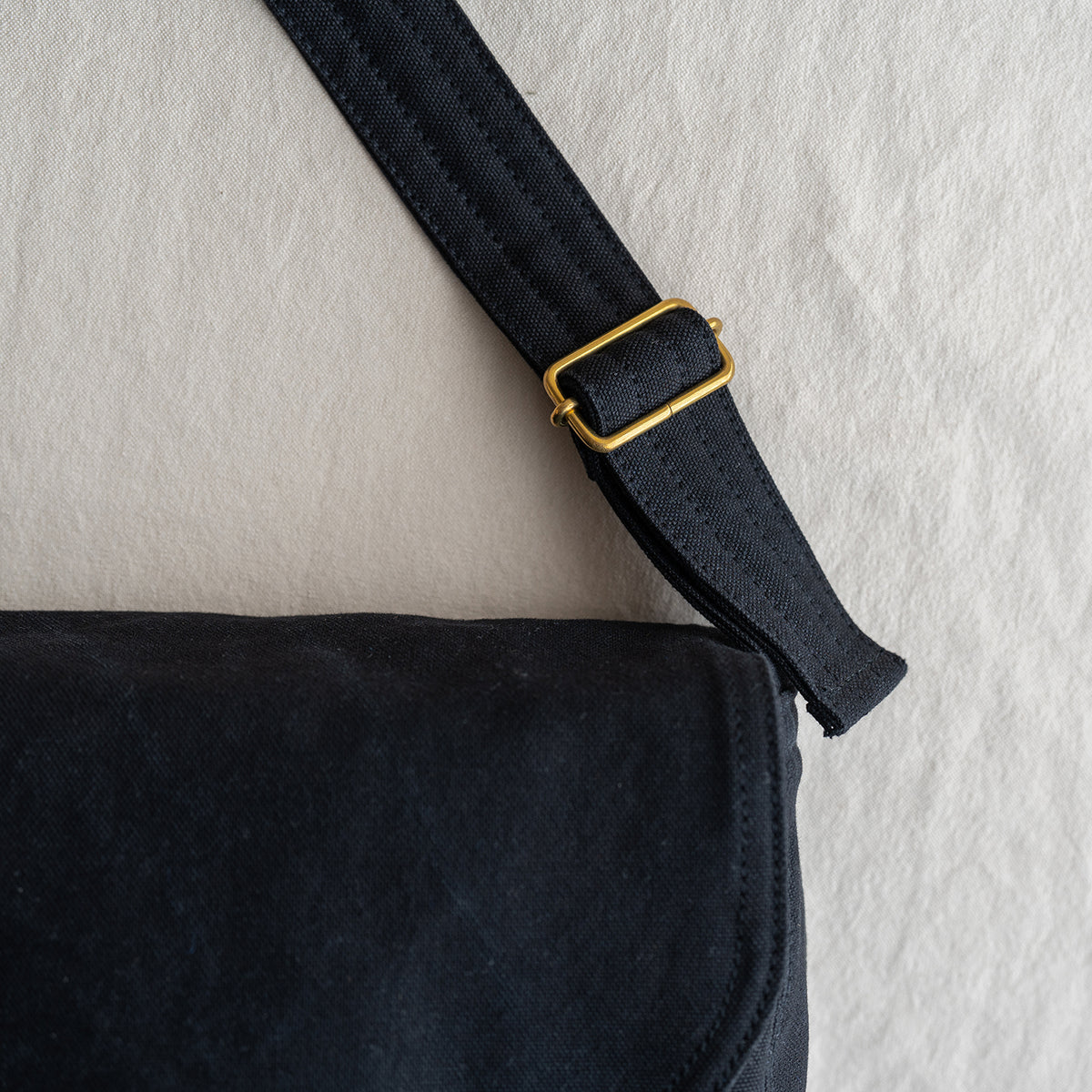 FLAP SHOULDER - black -