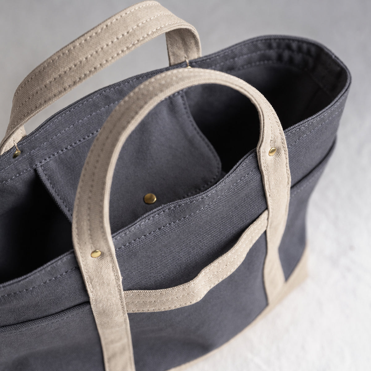 MINI TOOL TOTE Bi-color（charcoal gray×beige）