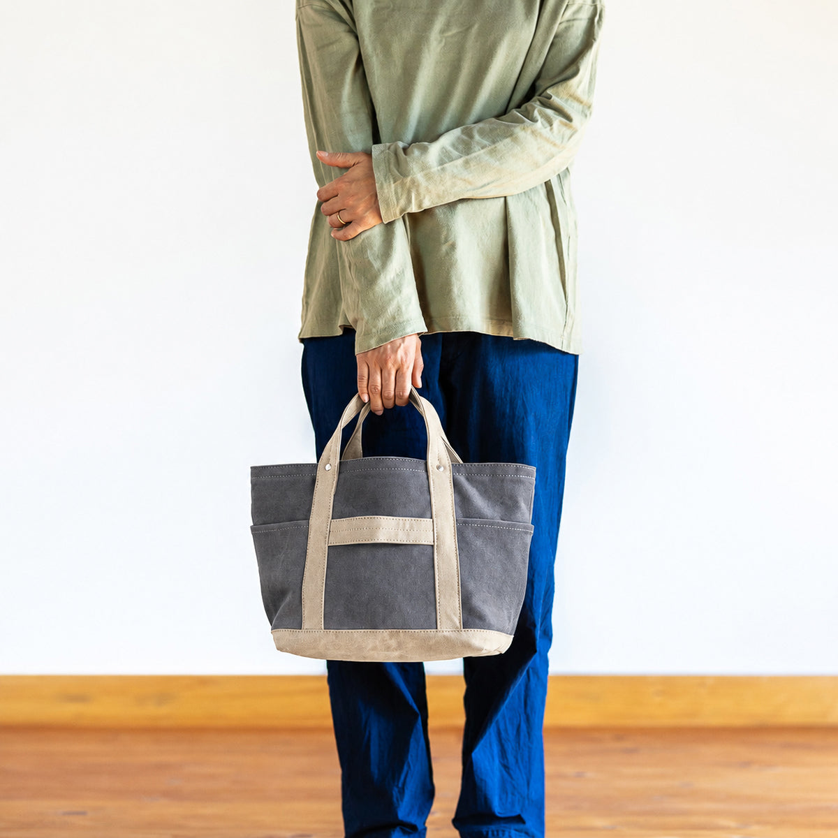 MINI TOOL TOTE Bi-color（charcoal gray×beige）