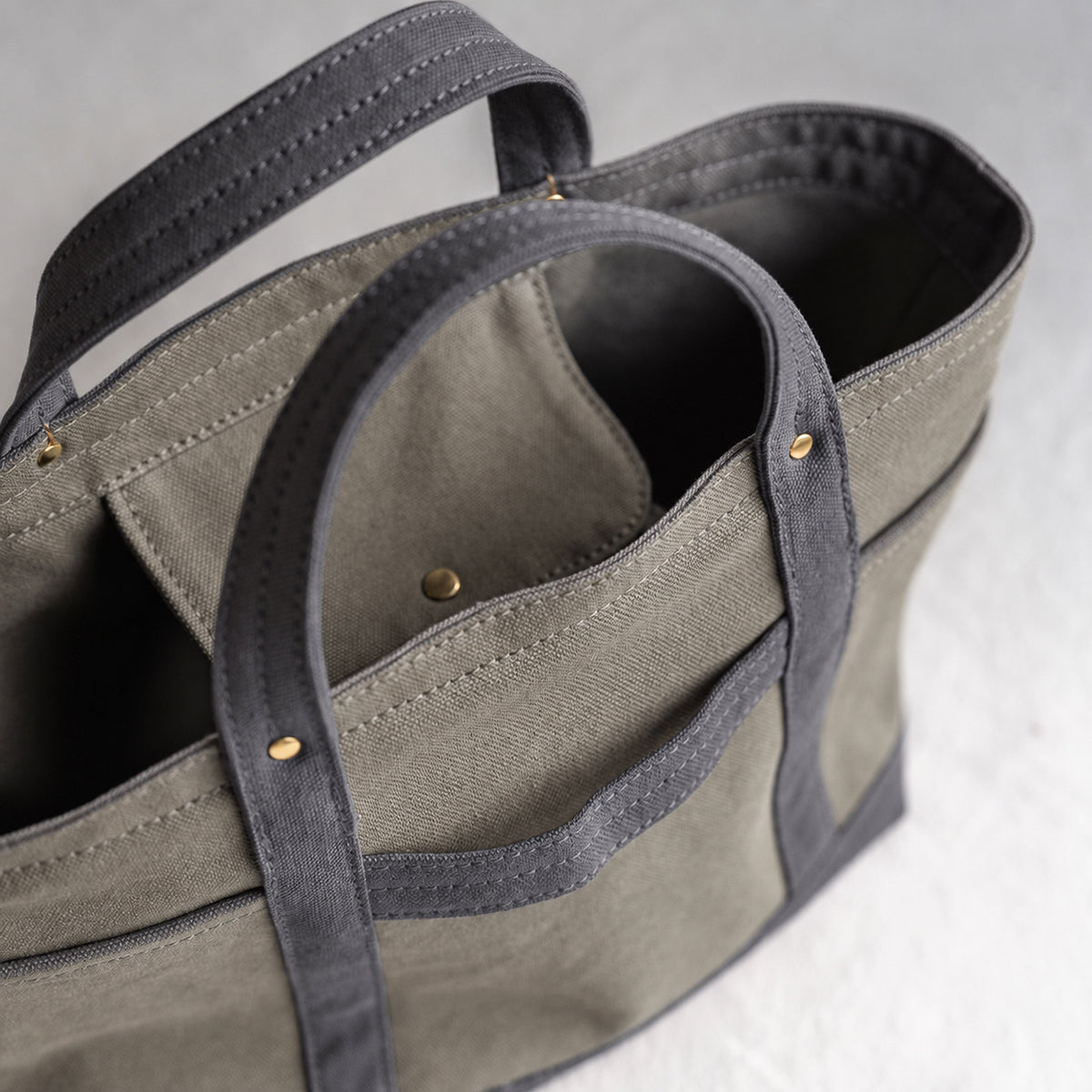 MINI TOOL TOTE Bi-color（oldkhaki×charcoal gray）