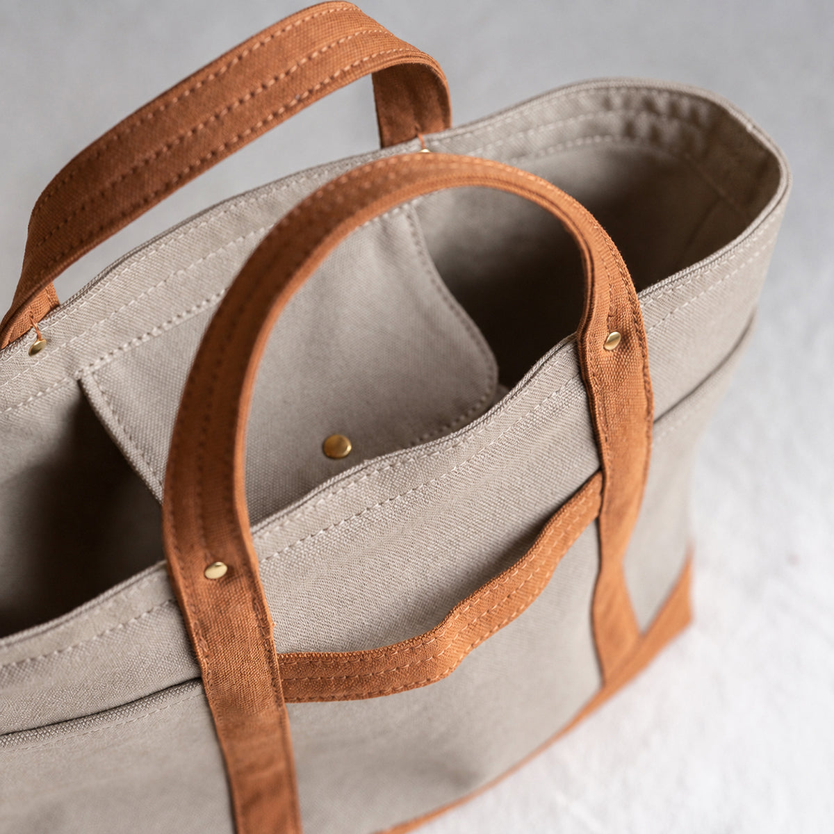 MINI TOOL TOTE Bi-color（beige×camel）