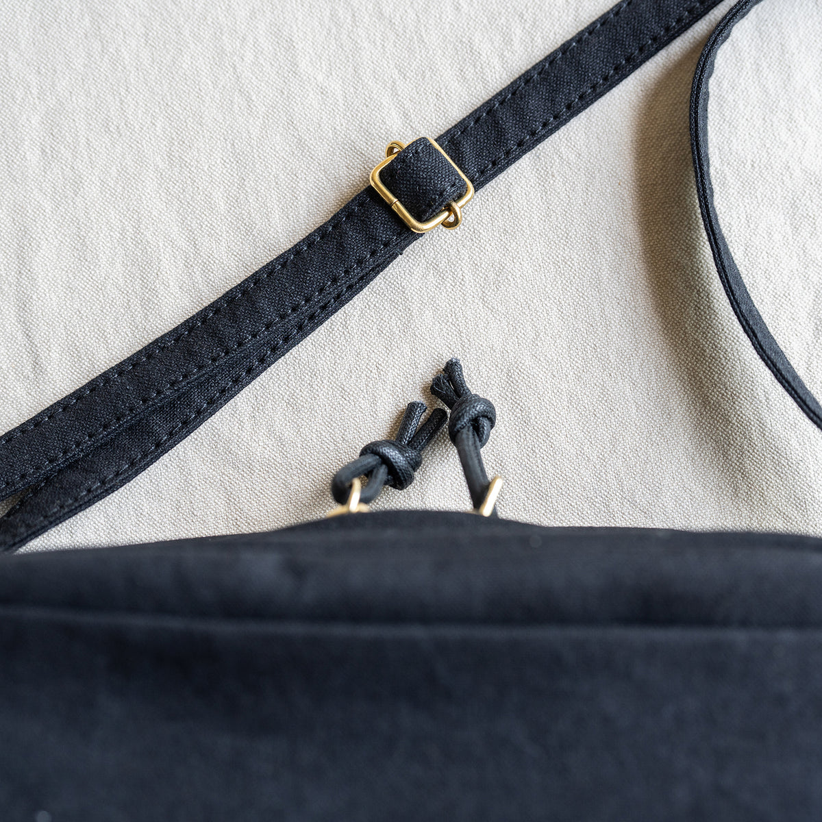 NEW POCHETTE - black -