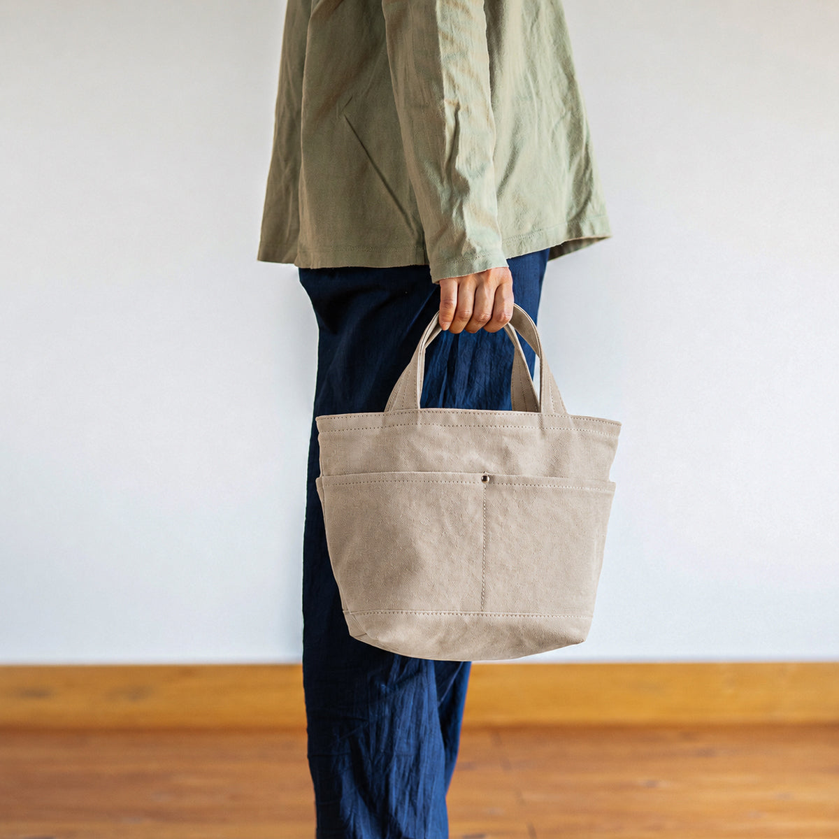POCKET TOTE - beige -