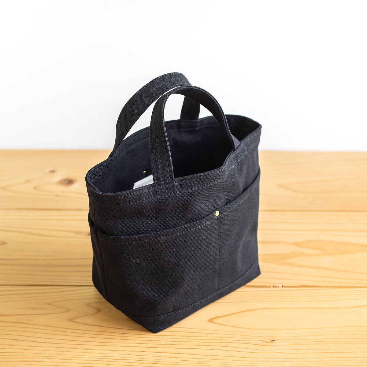 POCKET TOTE - black -
