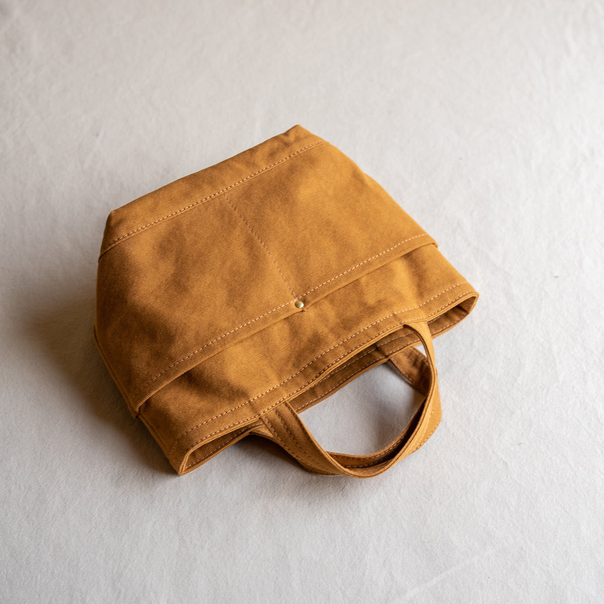 POCKET TOTE - camel -