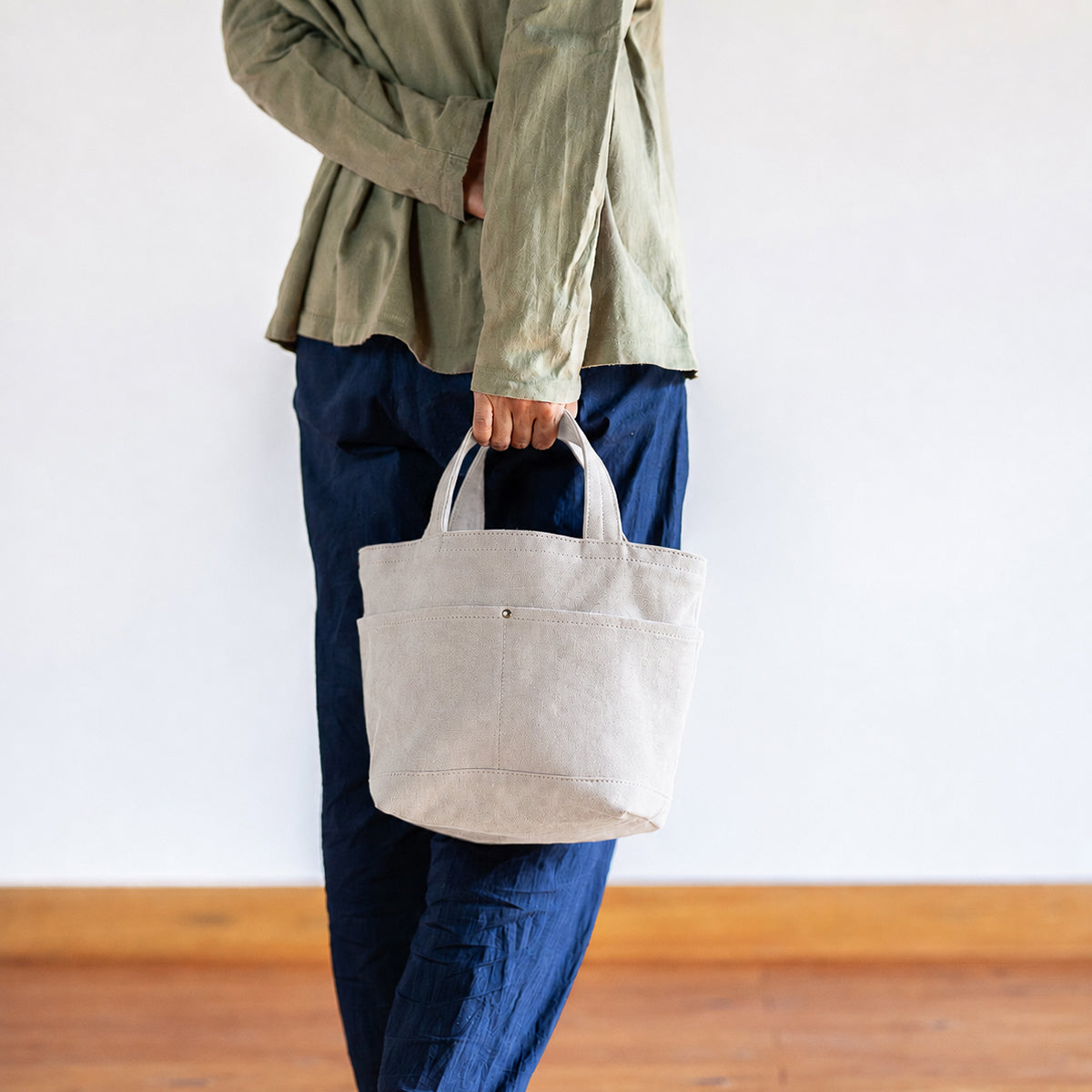 POCKET TOTE - ivory -
