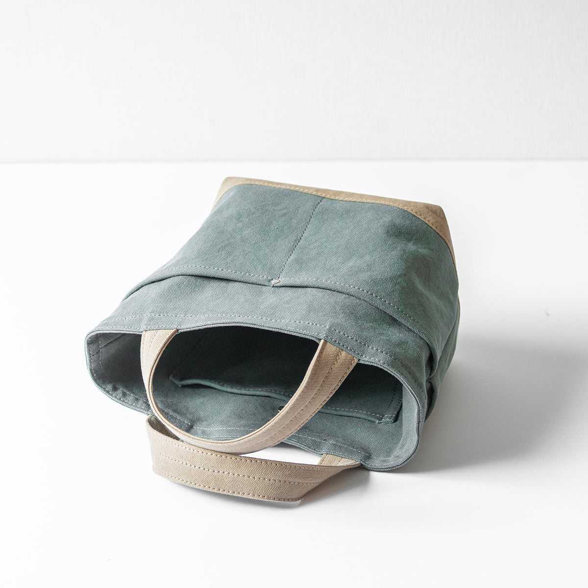 POCKET TOTE Bi-color（sage×beige）