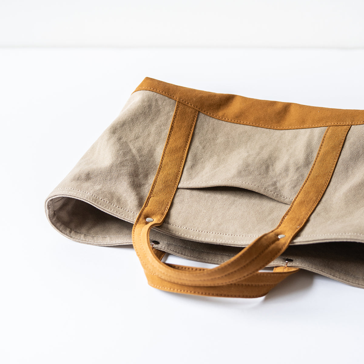 STANDARD TOTE Bi-color（beige×camel）