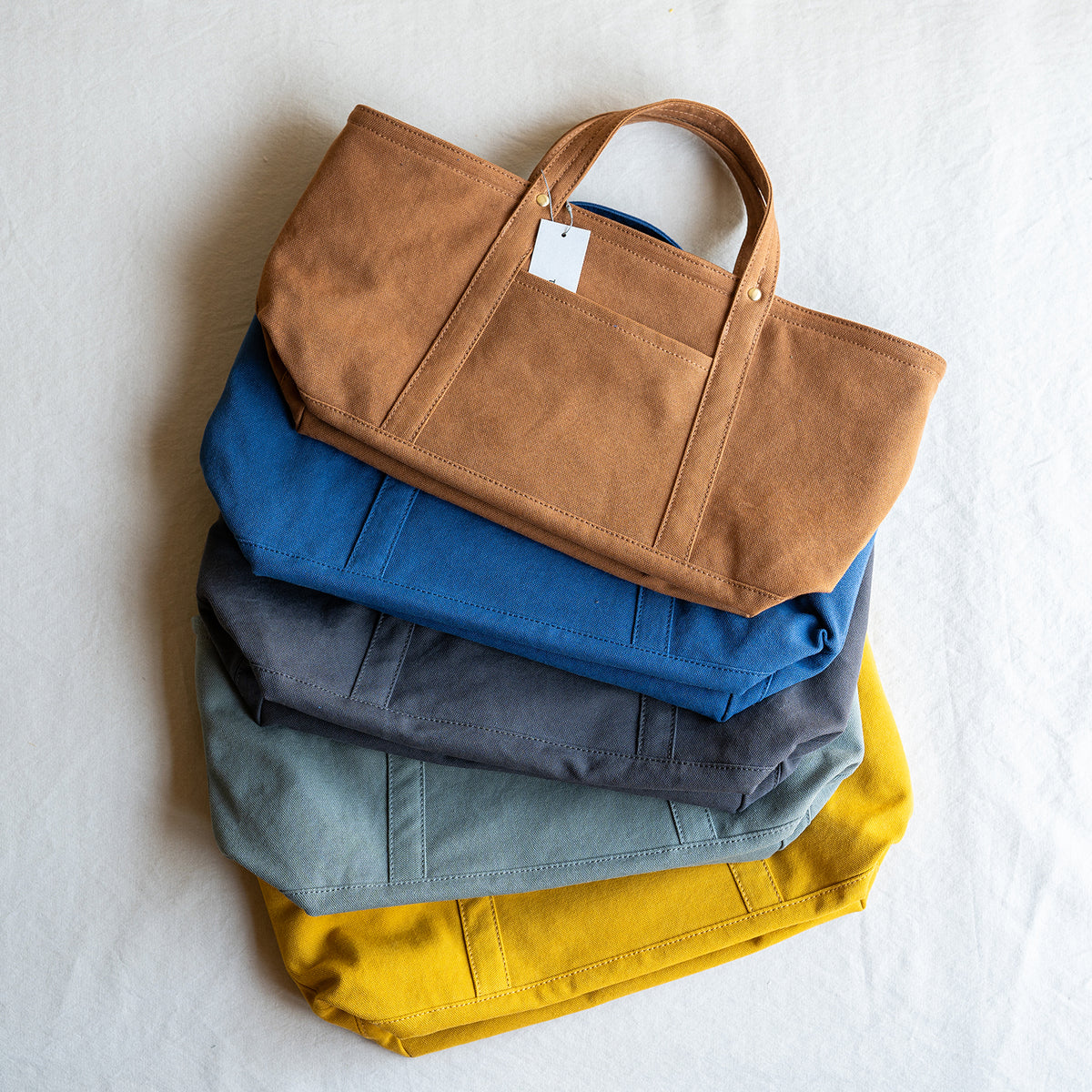 STANDARD TOTE - camel -