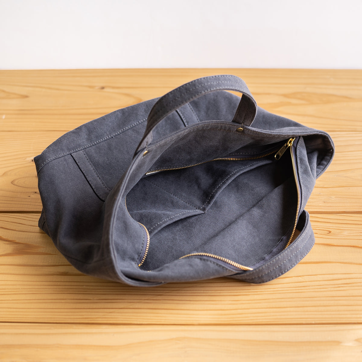 STANDARD TOTE - charcoal gray -