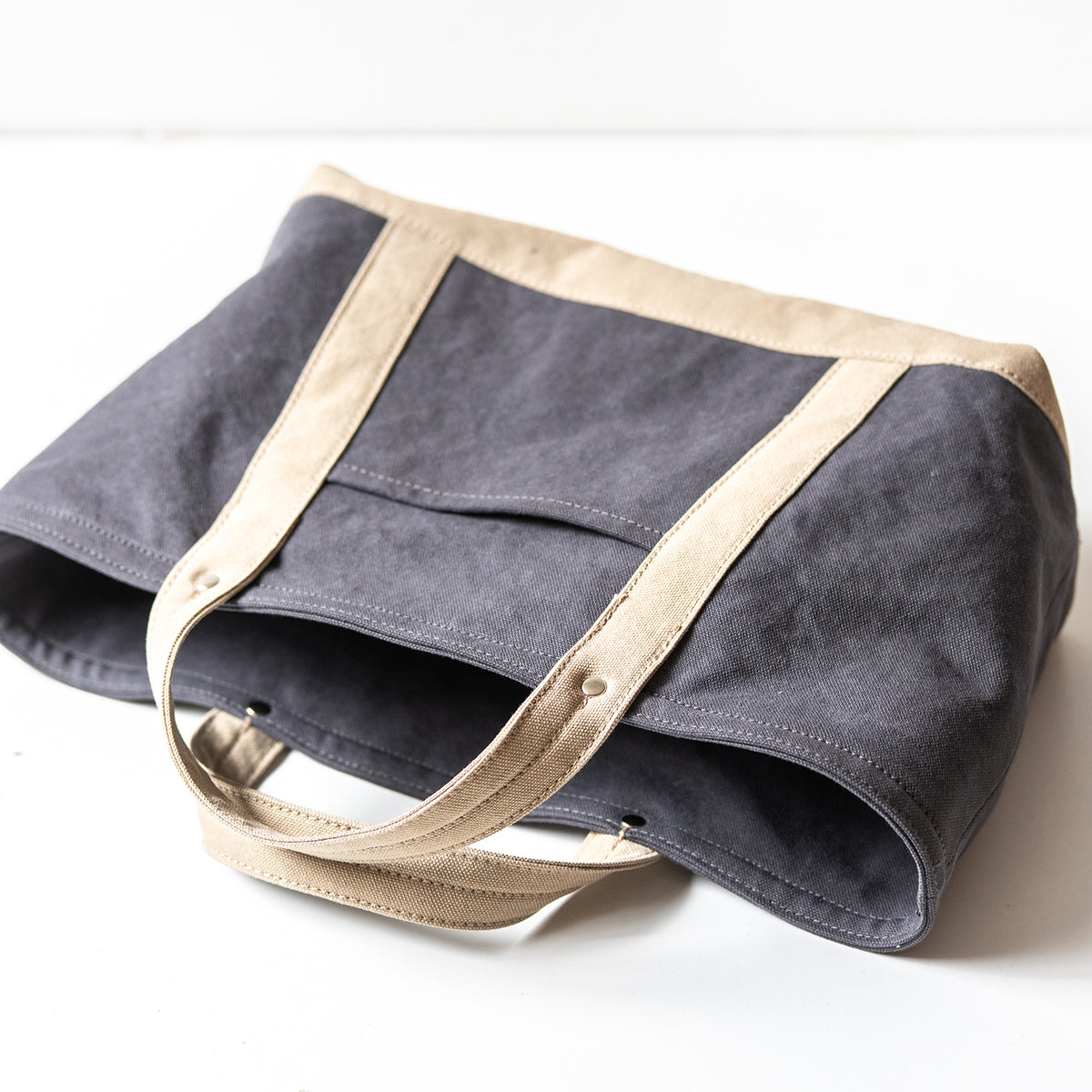 STANDARD TOTE Bi-color（charcoal gray×beige）
