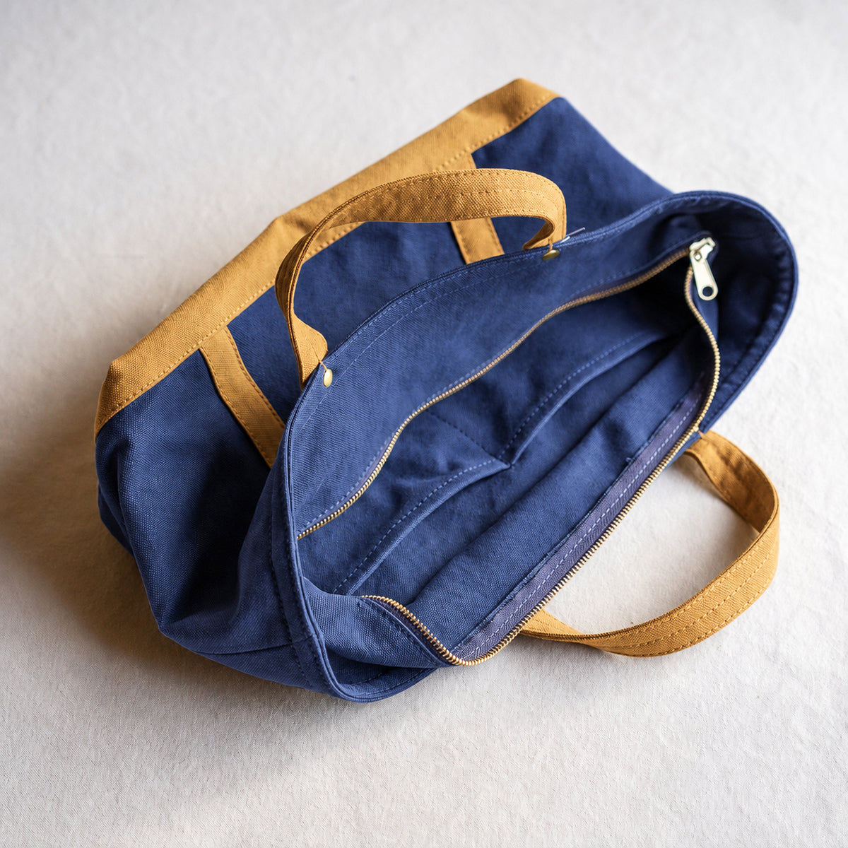 STANDARD TOTE Bi-color（deepnavy×camel）