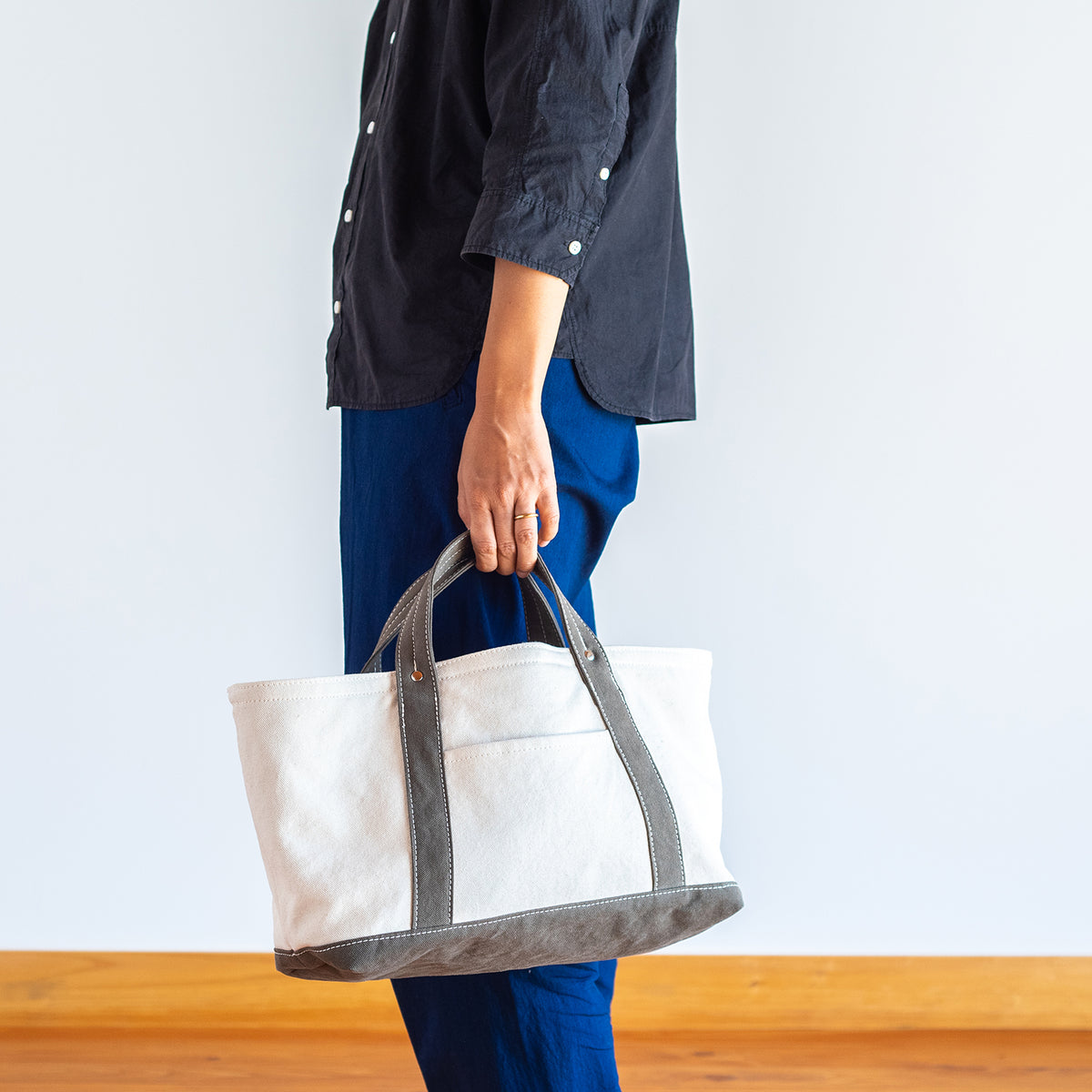 STANDARD TOTE Bi-color（ivory×oldkhaki）