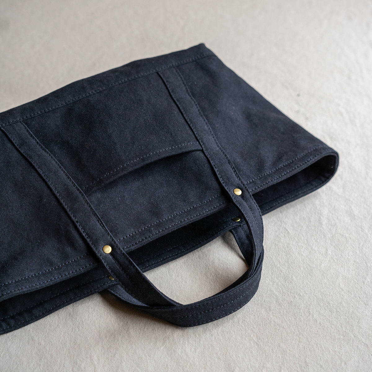 STANDARD TOTE - black -