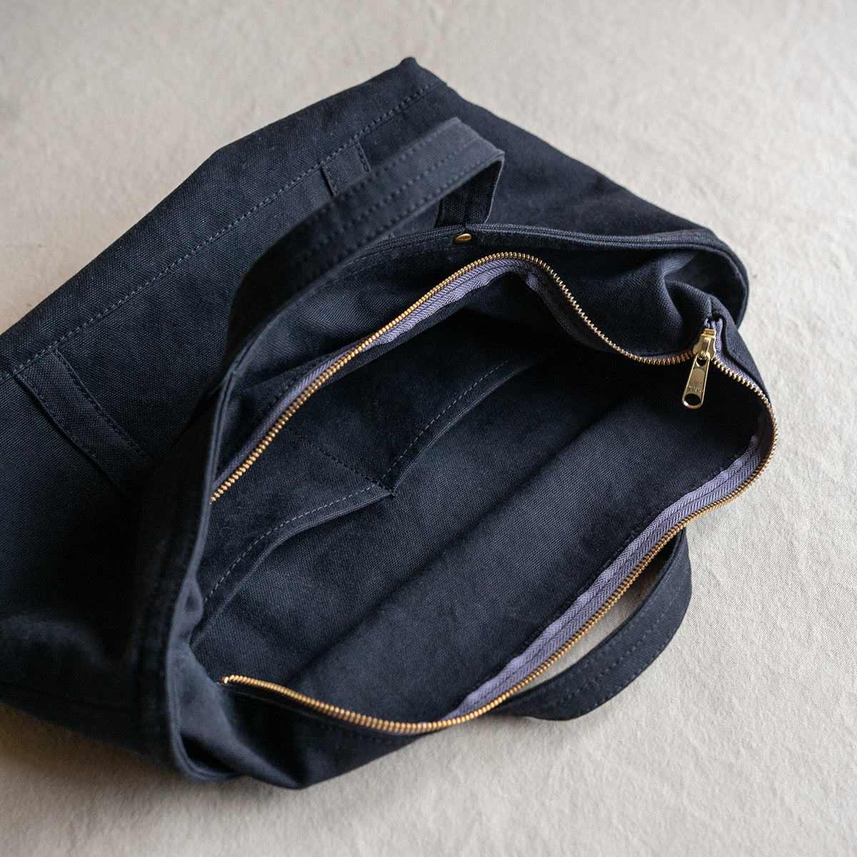 STANDARD TOTE - black -