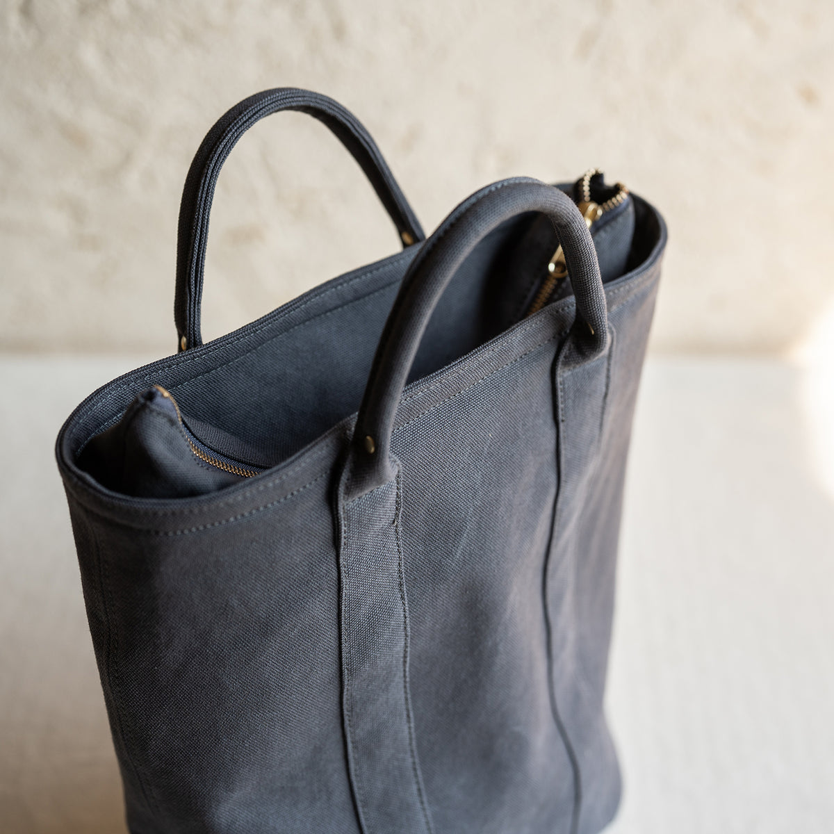 TATENAGA TOTE - charcoal gray -