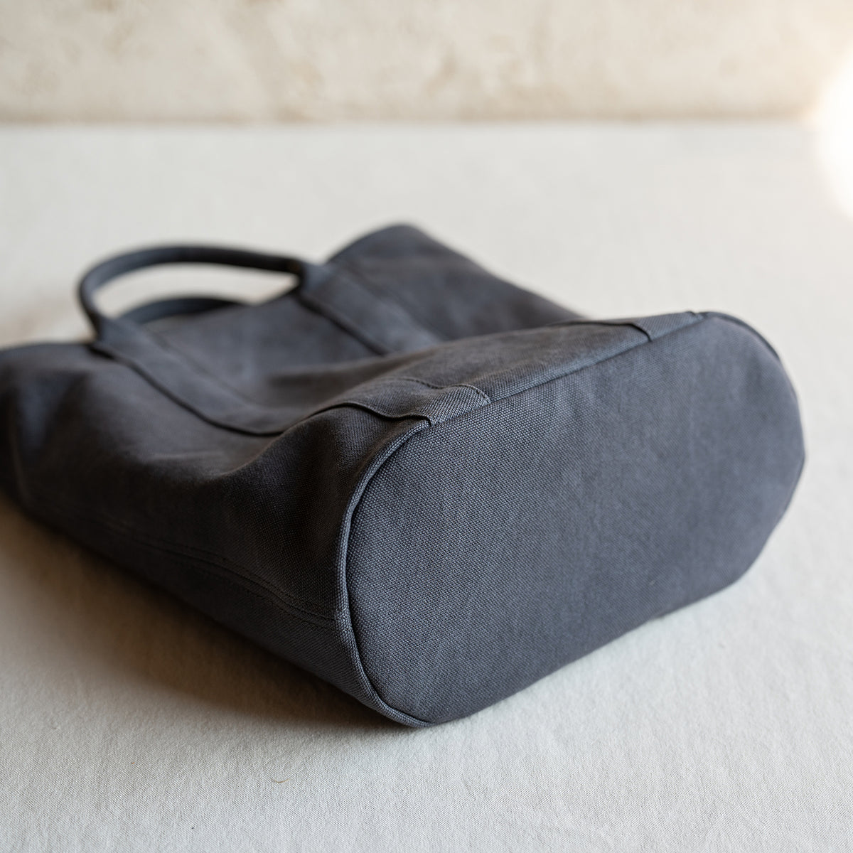 TATENAGA TOTE - charcoal gray -