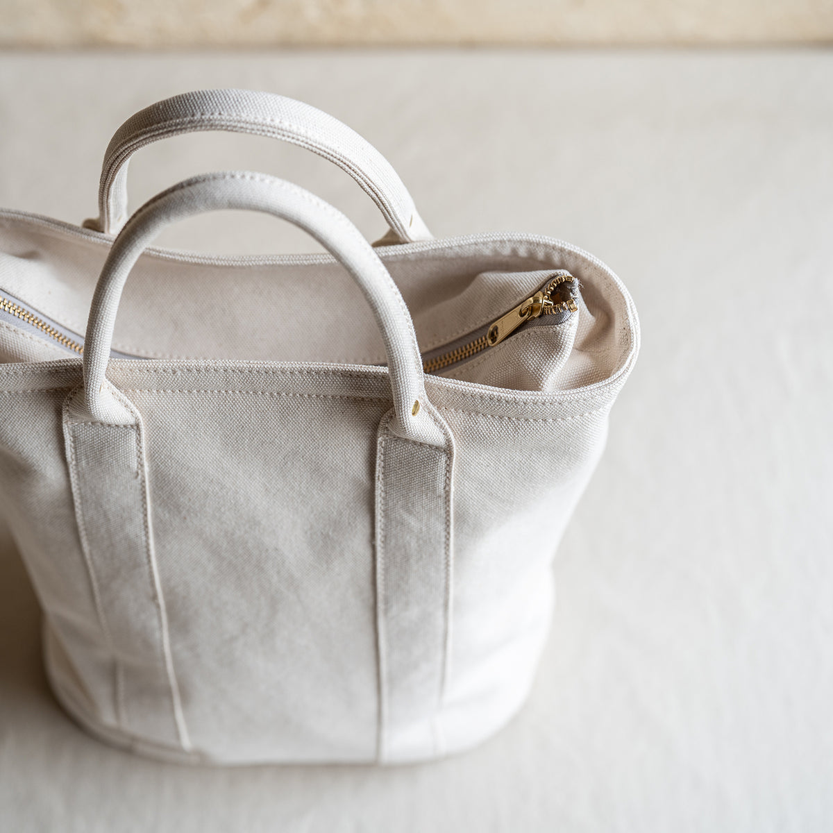 TATENAGA TOTE - ivory -