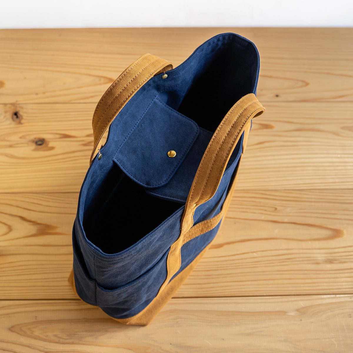 TOOL TOTE Bi-color  （deepnavy×camel）